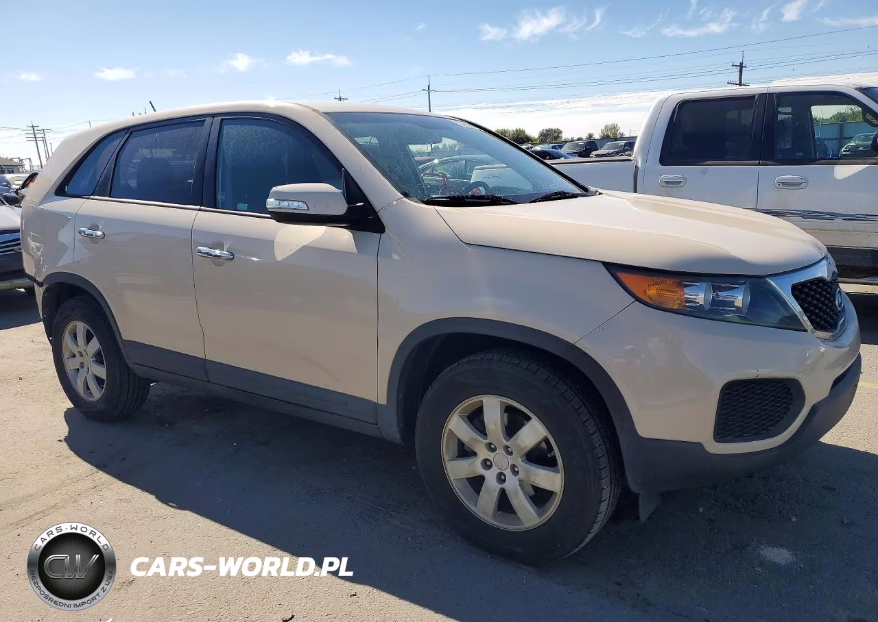 2011 Kia Sorento Lx VIN:5XYKT3A19BG082672 - 4