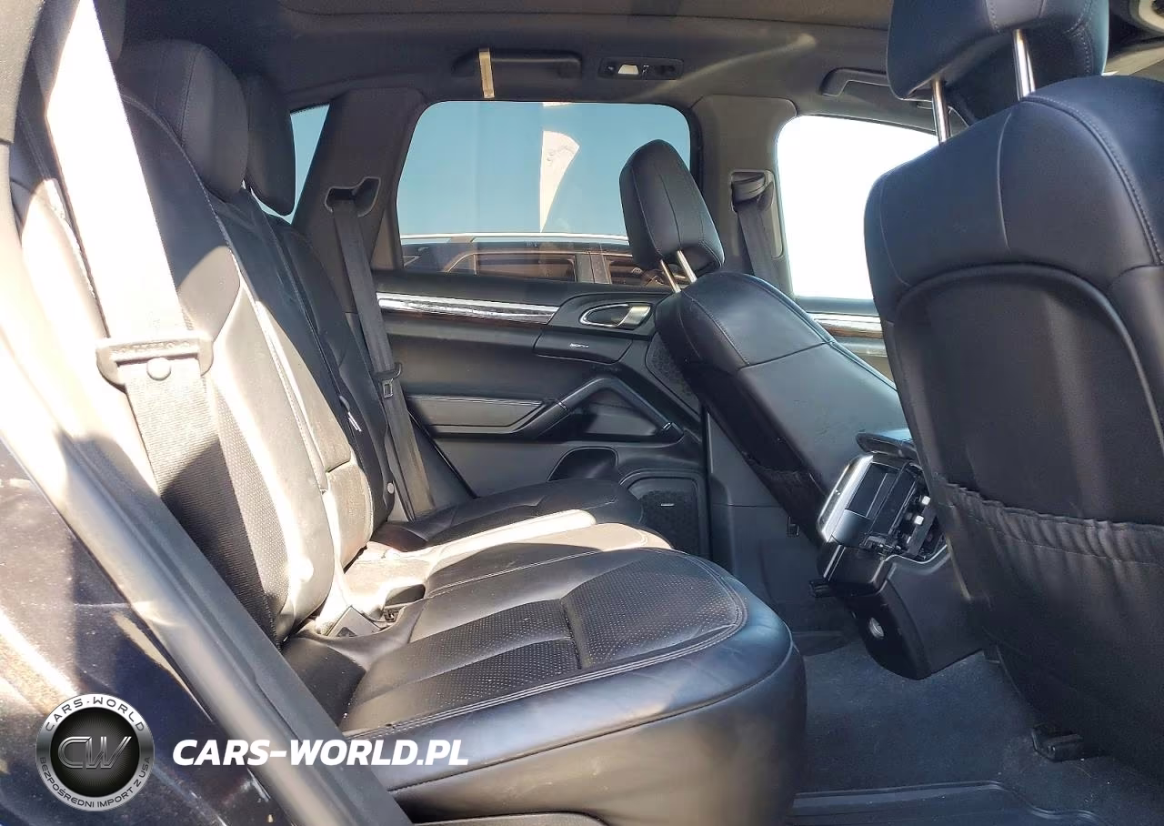 2016 Porsche Cayenne VIN:WP1AF2A27GKA40944 - 10