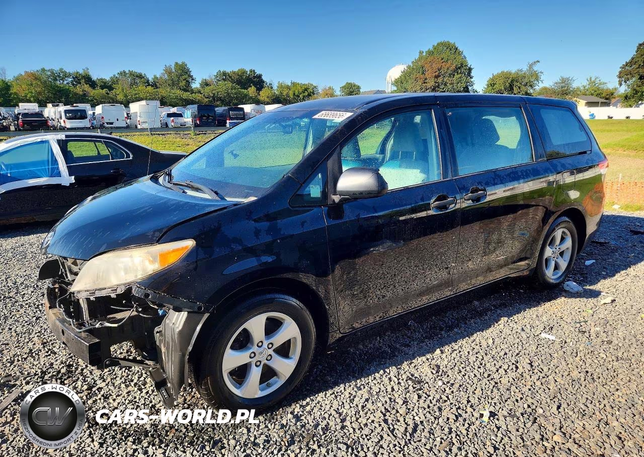 2013 Toyota Sienna L 7-Passenger – zdjęcie 1 z 14