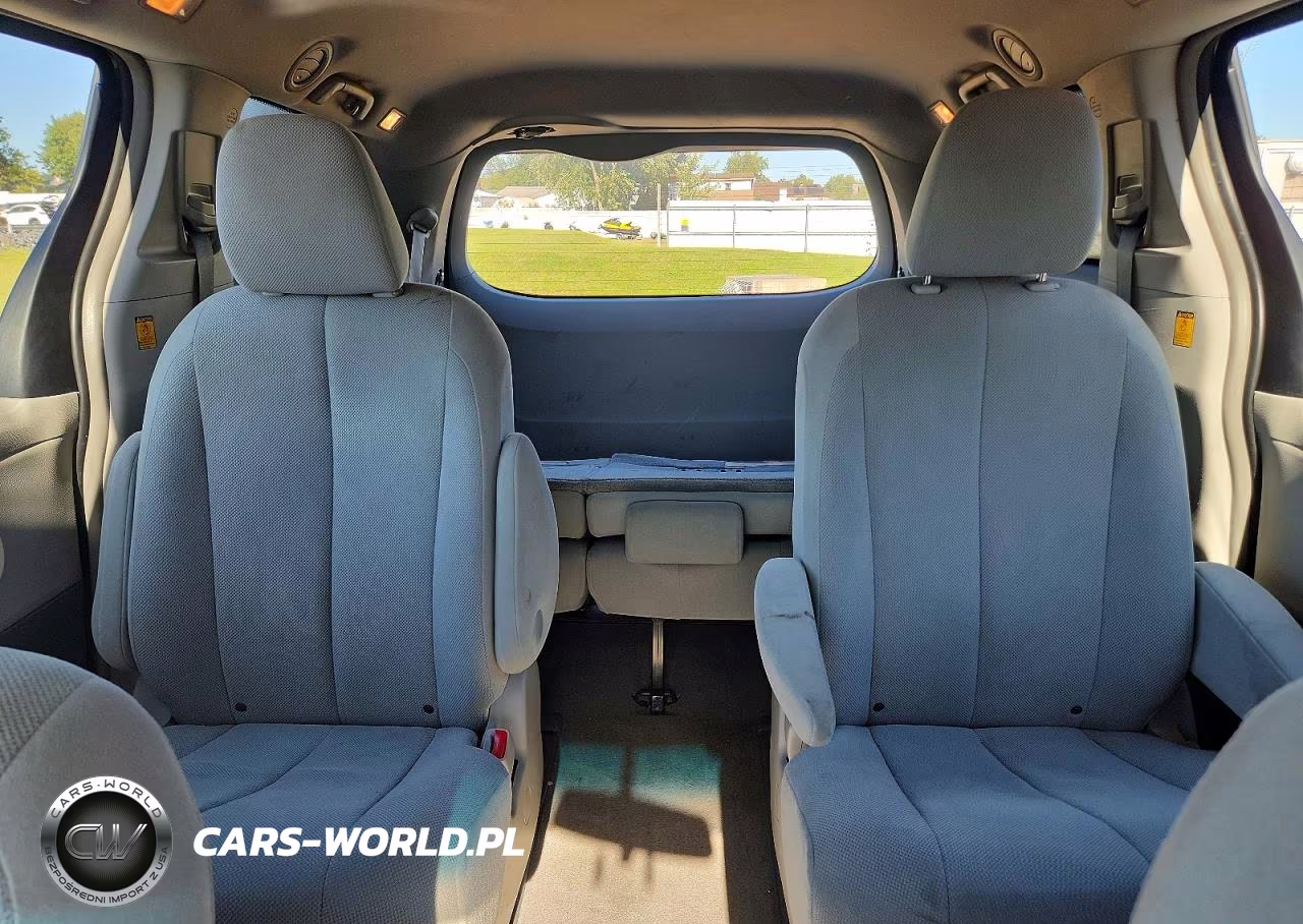 2013 Toyota Sienna L 7-Passenger VIN:5TDZK3DC8DS286576 - 10