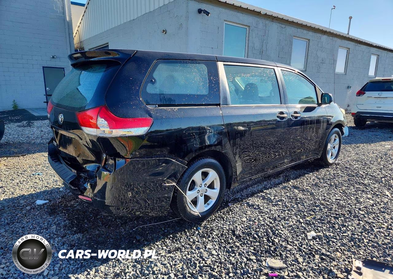 2013 Toyota Sienna L 7-Passenger VIN:5TDZK3DC8DS286576 - 3