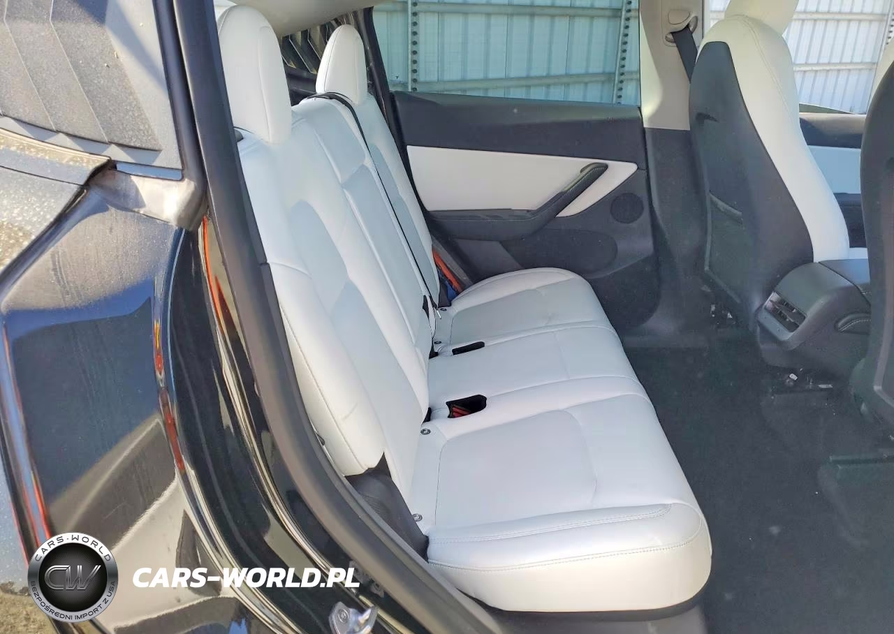 2022 Tesla Model Y VIN:7SAYGDEF2NF414203 - 11