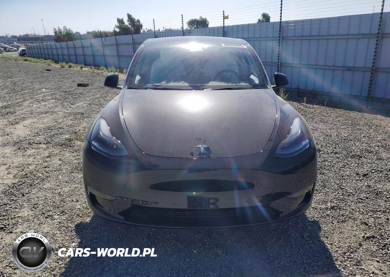 2022 Tesla Model Y VIN:7SAYGDEF2NF414203 - 5