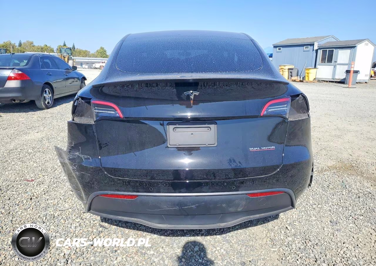2022 Tesla Model Y VIN:7SAYGDEF2NF414203 - 6