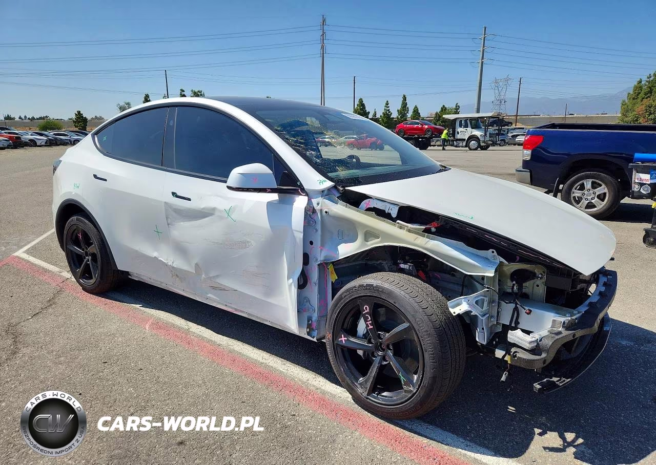 2026 Tesla Model Y VIN:7SAYGDEE3TF365842 - 4