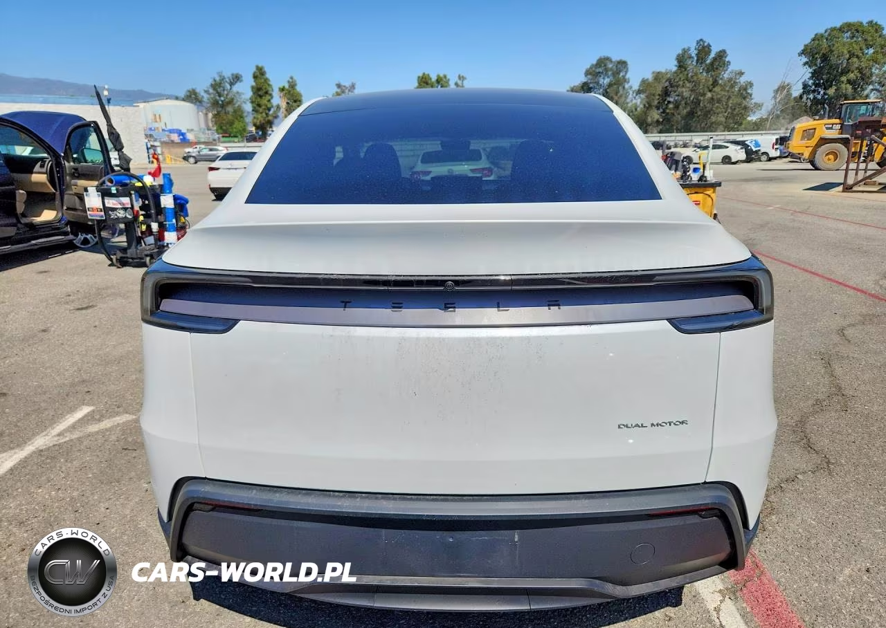 2026 Tesla Model Y VIN:7SAYGDEE3TF365842 - 6