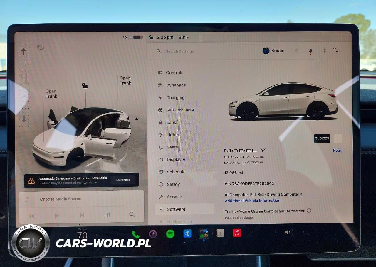 2026 Tesla Model Y VIN:7SAYGDEE3TF365842 - 9