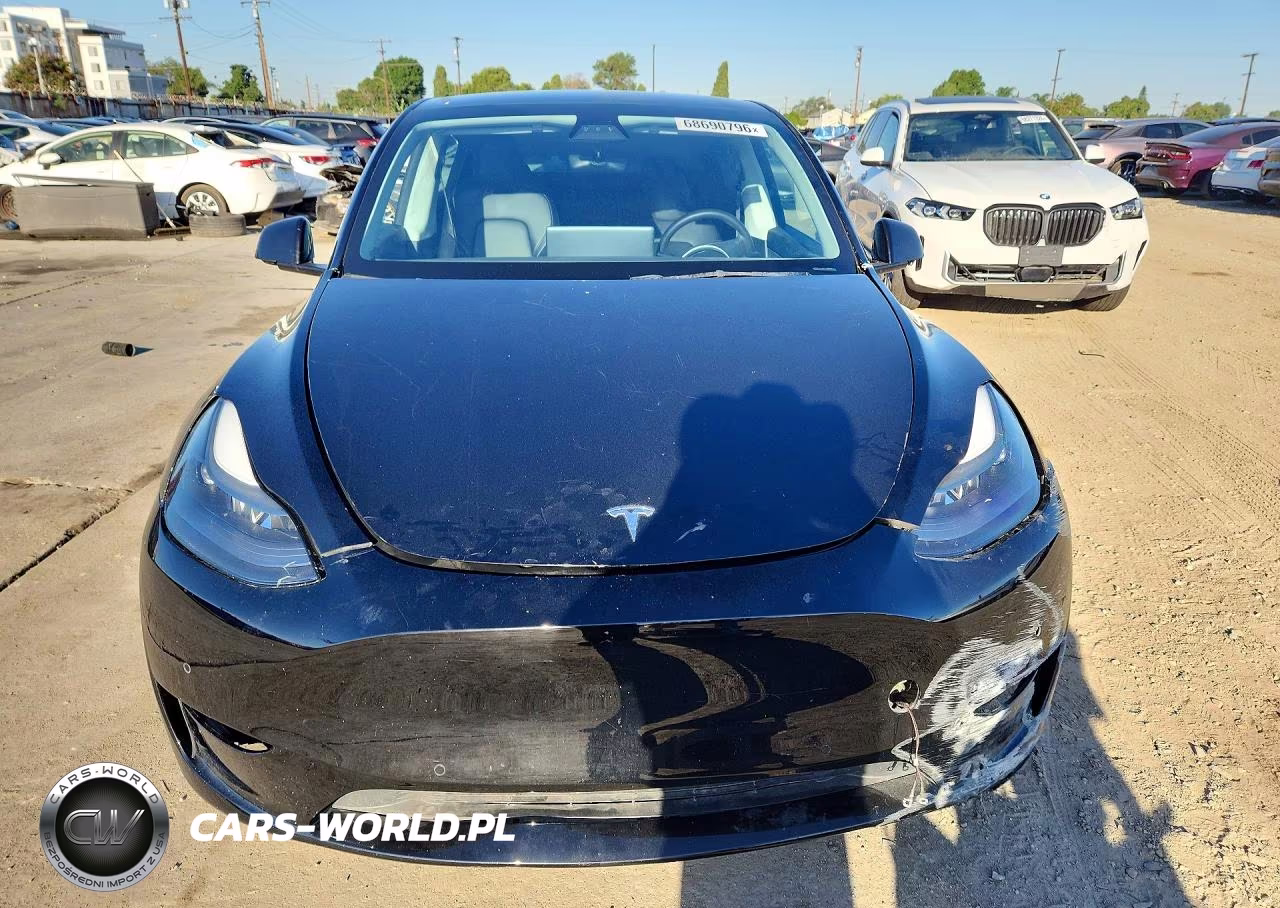 2022 Tesla Model Y VIN:7SAYGDEF4NF490568 - 5