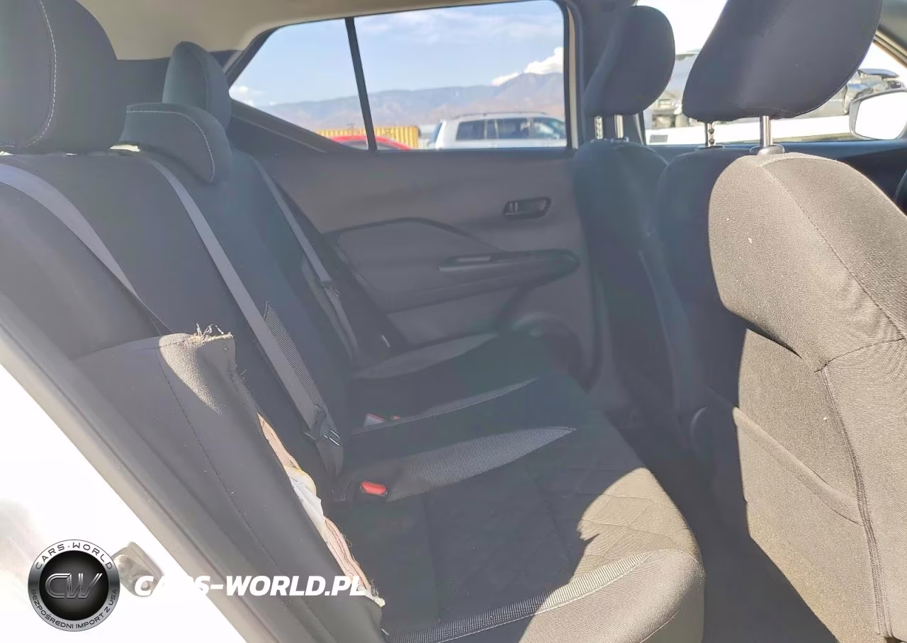 2020 Nissan Kicks S VIN:3N1CP5BV5LL503614 - 11