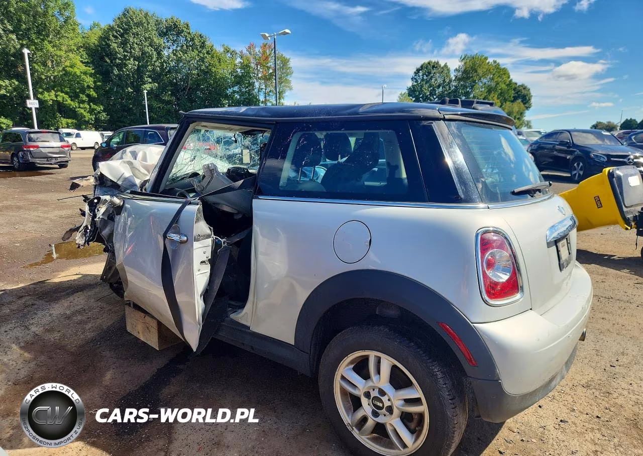 2012 Mini Cooper VIN:WMWSU3C50CT369673 - 2