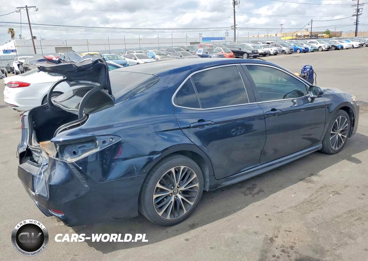2018 Toyota Camry Se VIN:4T1B11HK7JU618827 - 3