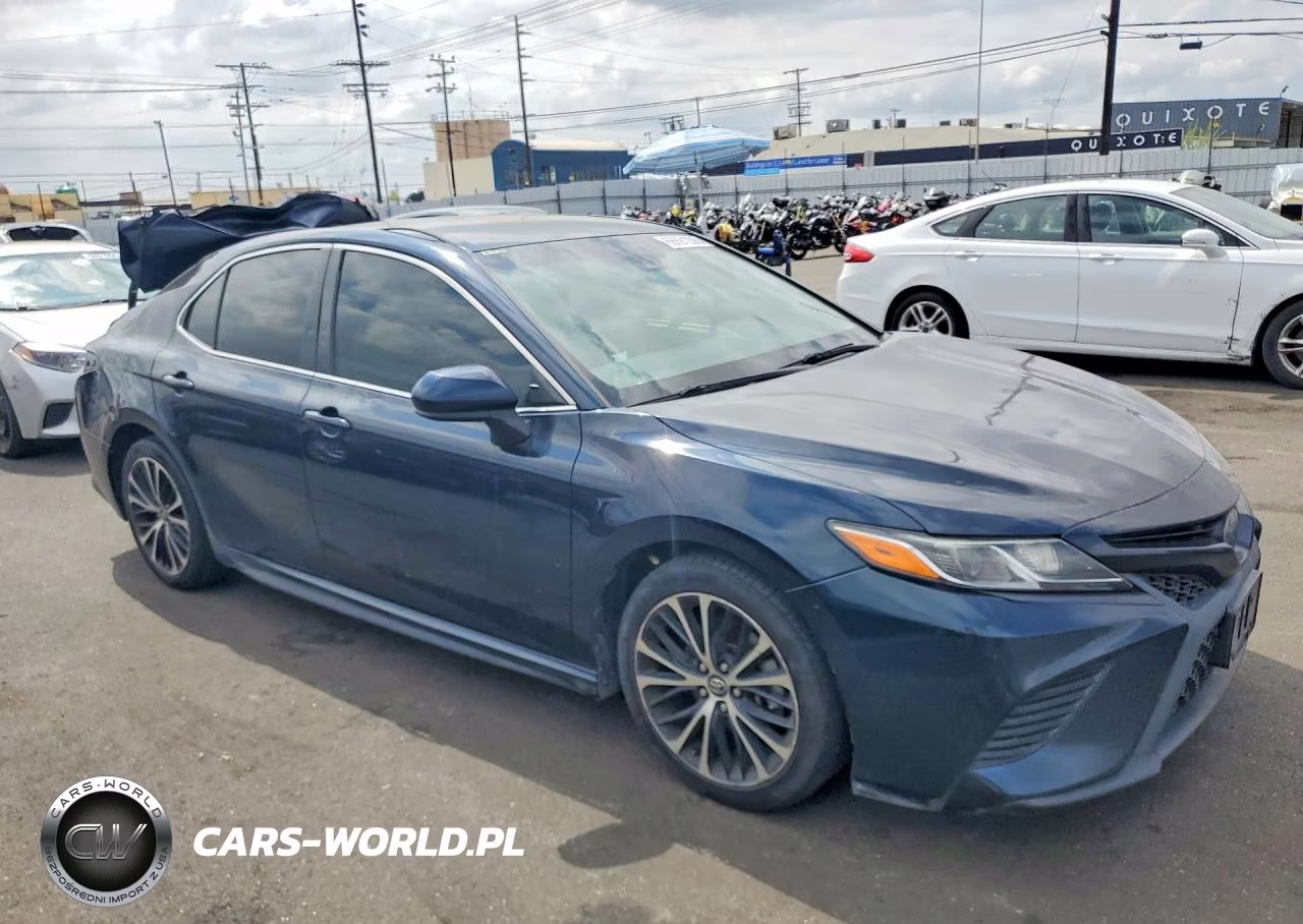 2018 Toyota Camry Se VIN:4T1B11HK7JU618827 - 4