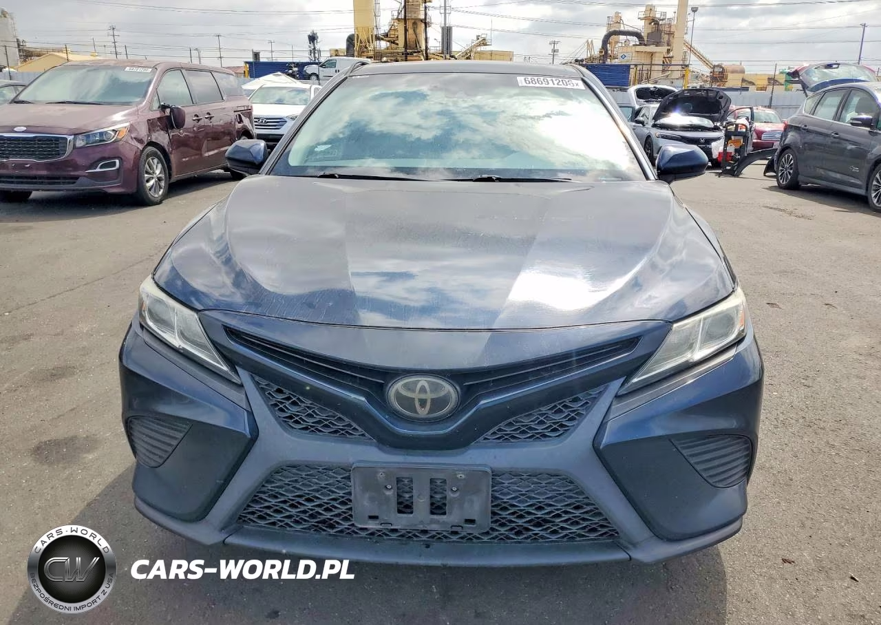 2018 Toyota Camry Se VIN:4T1B11HK7JU618827 - 5