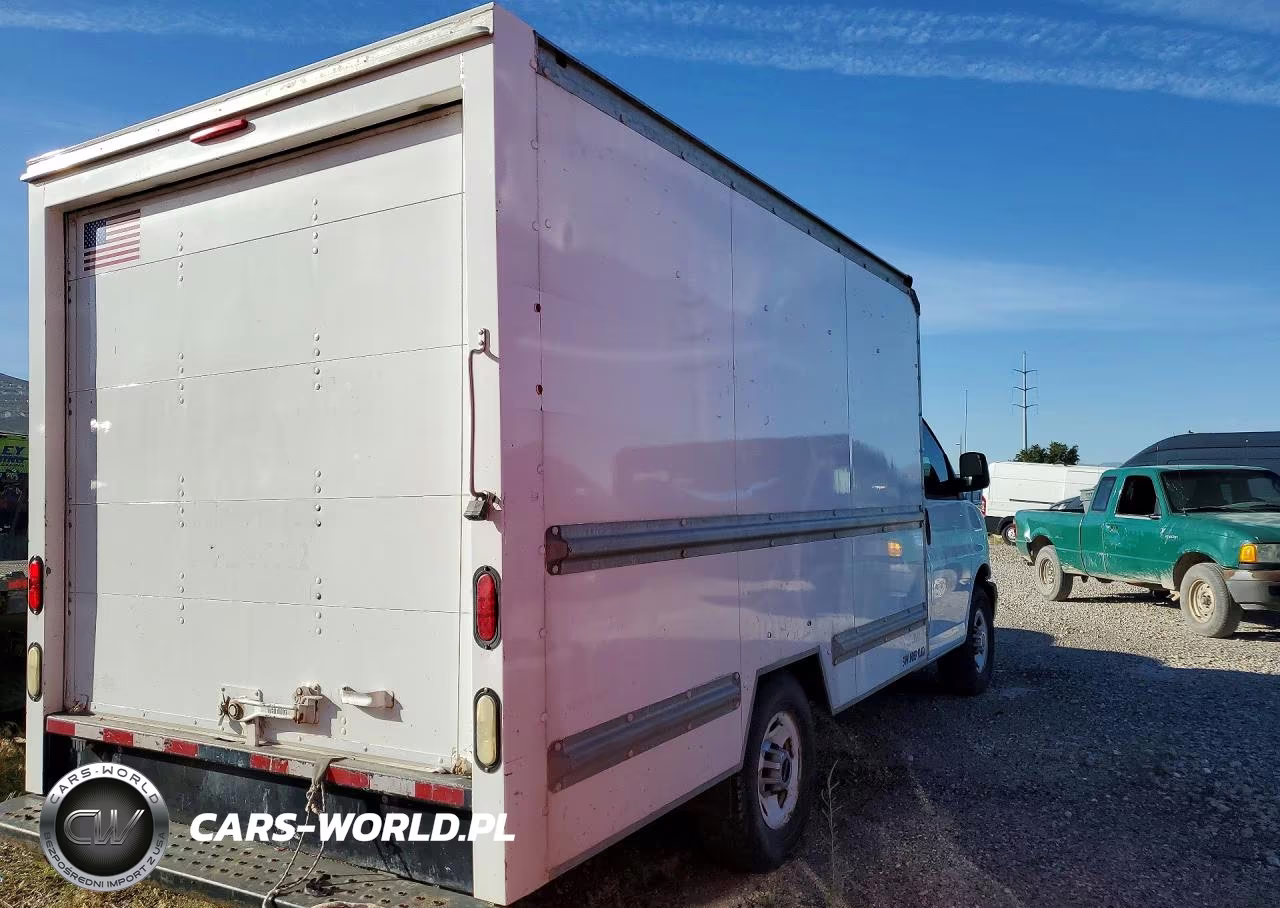 2015 GMC Savana Cutaway G3500 VIN:1GD072CF8F1181211 - 3