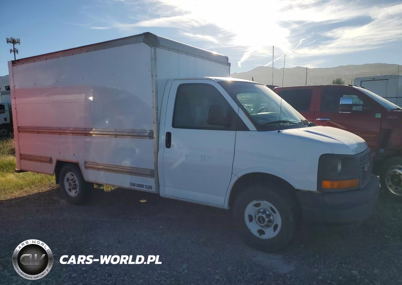 2015 GMC Savana Cutaway G3500 VIN:1GD072CF8F1181211 - 4