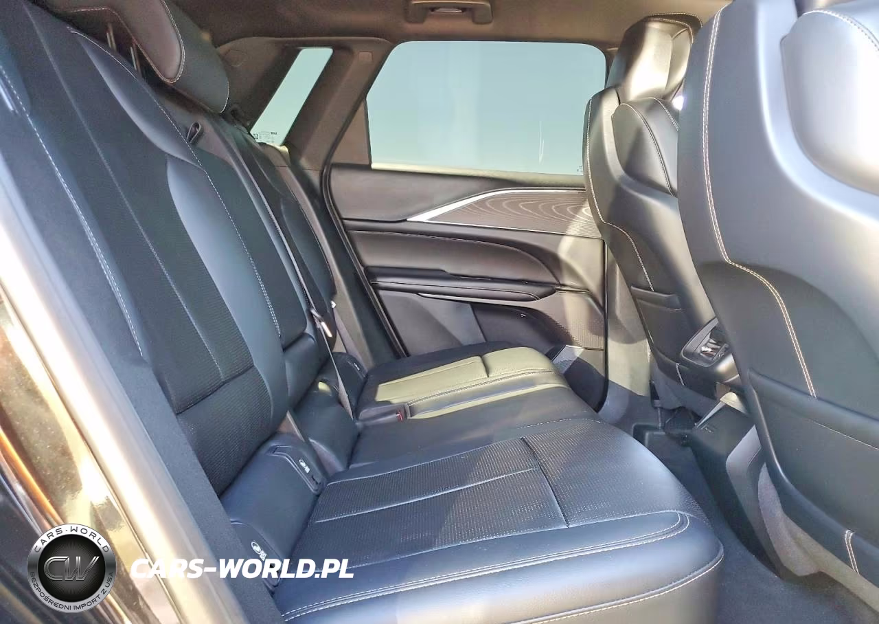 2024 Cadillac Lyriq Sport VIN:1GYKPTRL0RZ127062 - 11