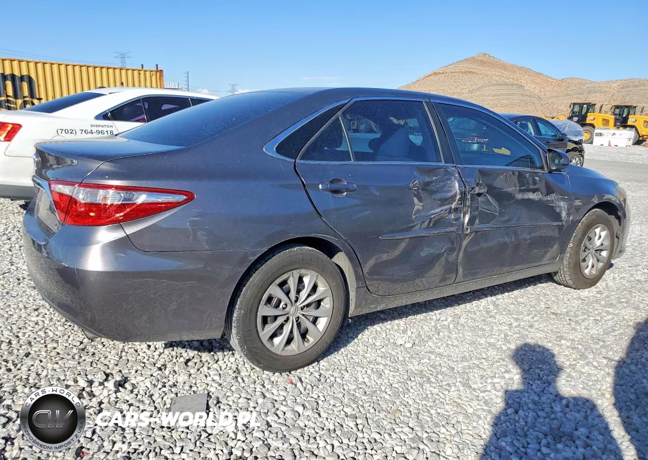 2017 Toyota Camry Le VIN:4T1BF1FK2HU350901 - 3