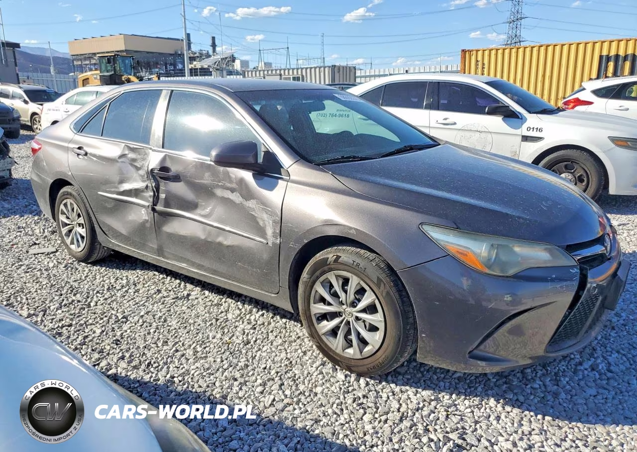 2017 Toyota Camry Le VIN:4T1BF1FK2HU350901 - 4