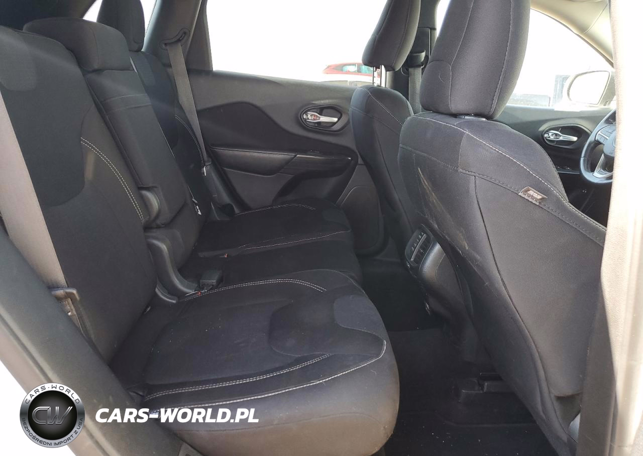 2015 Jeep Cherokee Latitude VIN:1C4PJMCB7FW633150 - 11
