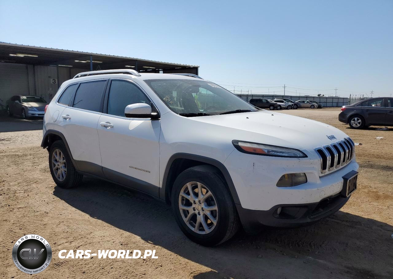2015 Jeep Cherokee Latitude VIN:1C4PJMCB7FW633150 - 4