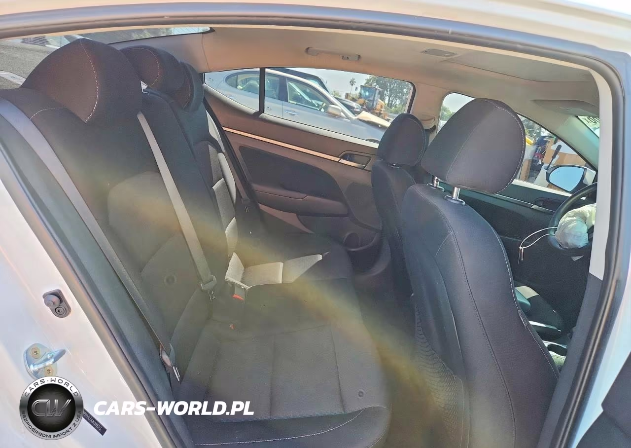 2018 Hyundai Elantra Value Edition VIN:5NPD84LFXJH399313 - 10