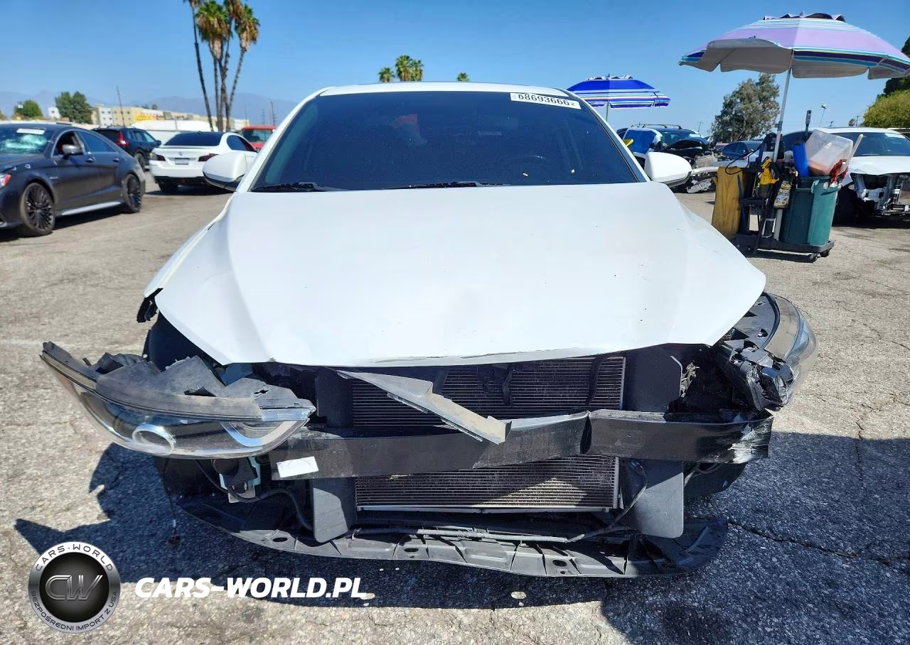 2018 Hyundai Elantra Value Edition VIN:5NPD84LFXJH399313 - 5