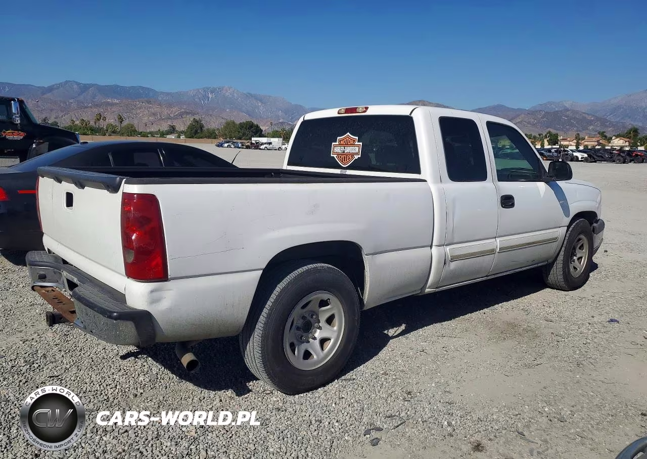 2003 Chevrolet Silverado C1500 VIN:2GCEC19T831334060 - 3