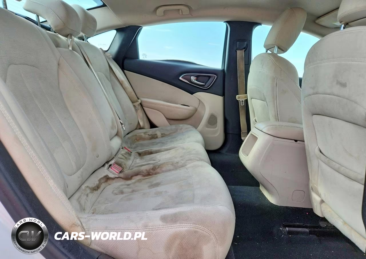 2015 Chrysler 200 Limited VIN:1C3CCCAB3FN652908 - 10