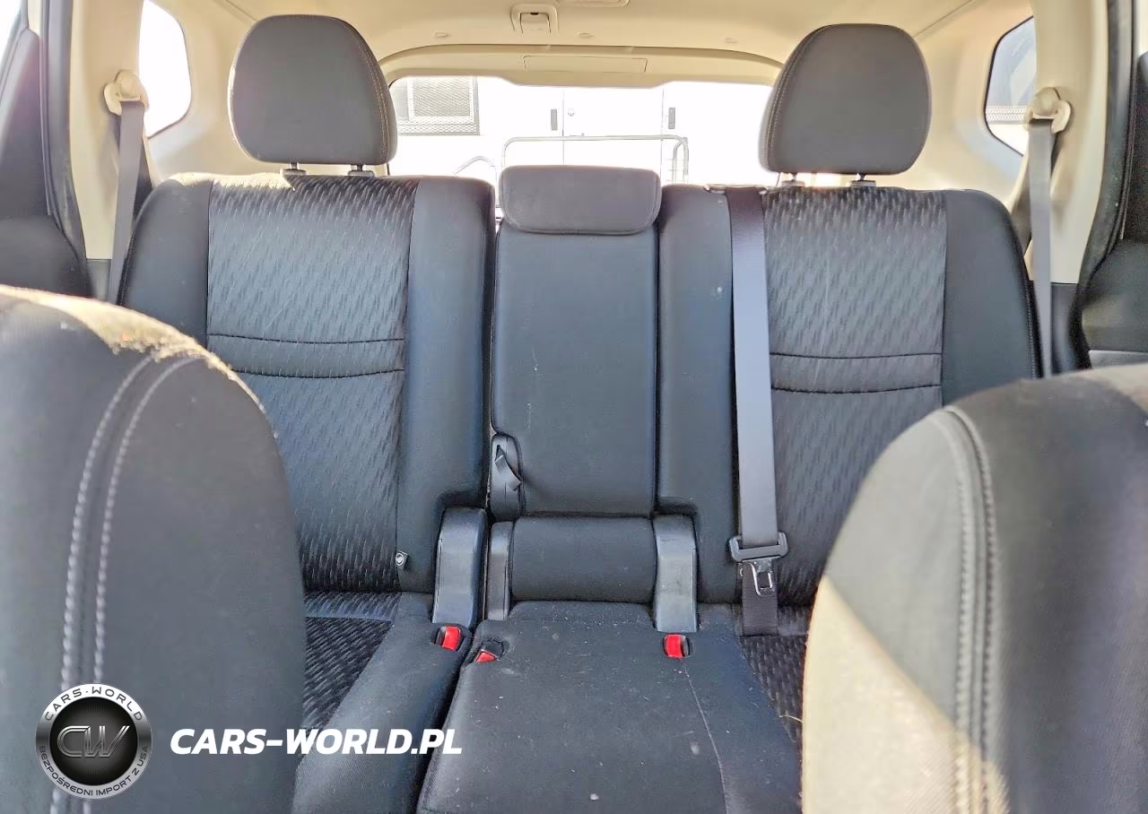 2018 Nissan Rogue S VIN:KNMAT2MT8JP558151 - 10