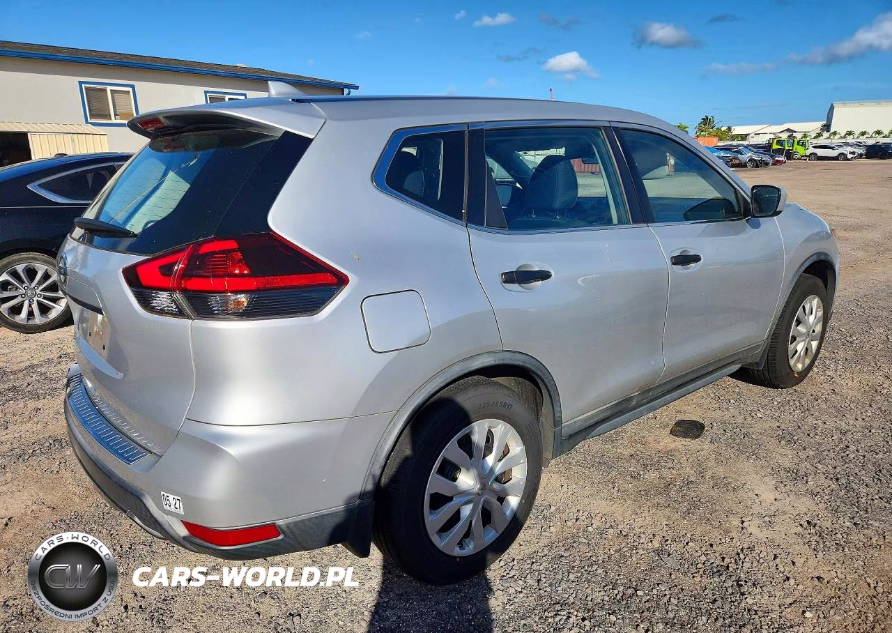 2018 Nissan Rogue S VIN:KNMAT2MT8JP558151 - 3