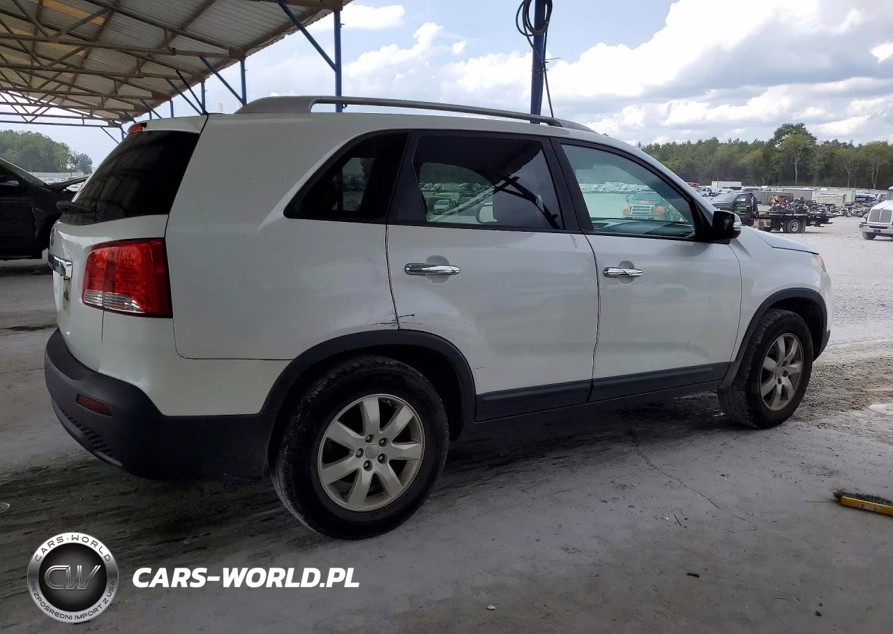 2013 Kia Sorento Lx VIN:5XYKT3A63DG406424 - 3