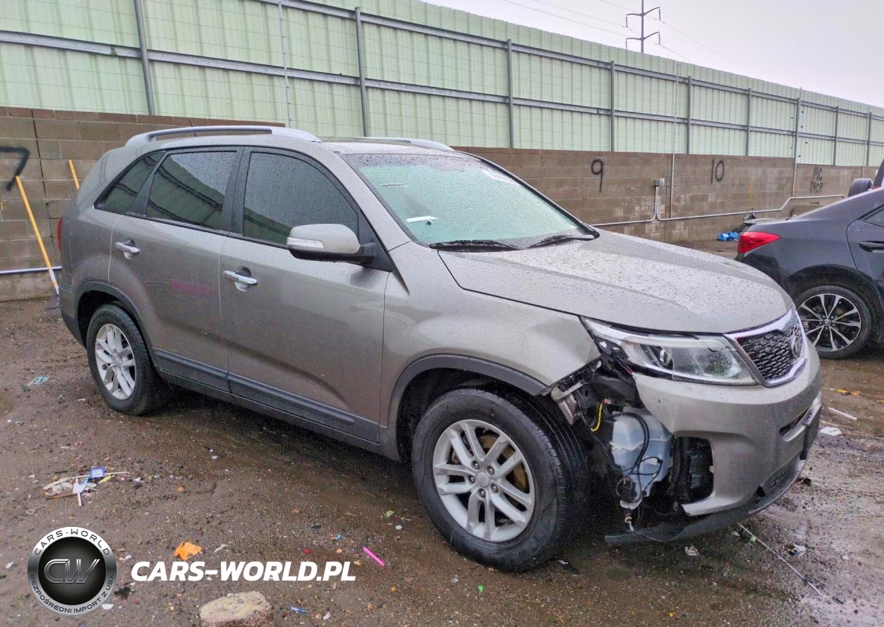 2015 Kia Sorento Lx VIN:5XYKT4A64FG559841 - 4
