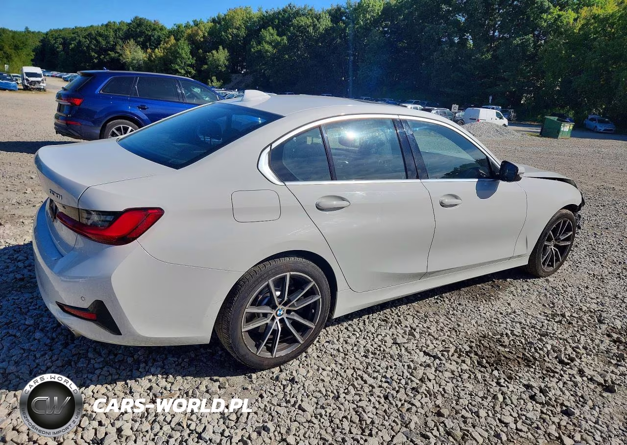 2019 BMW 330Xi VIN:WBA5R7C51KAJ85617 - 3