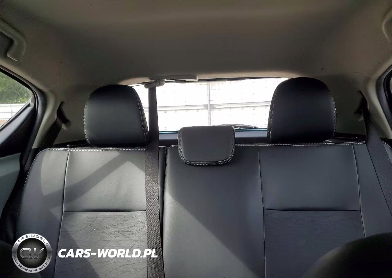 2012 Toyota Prius C Four VIN:JTDKDTB34C1014357 - 10
