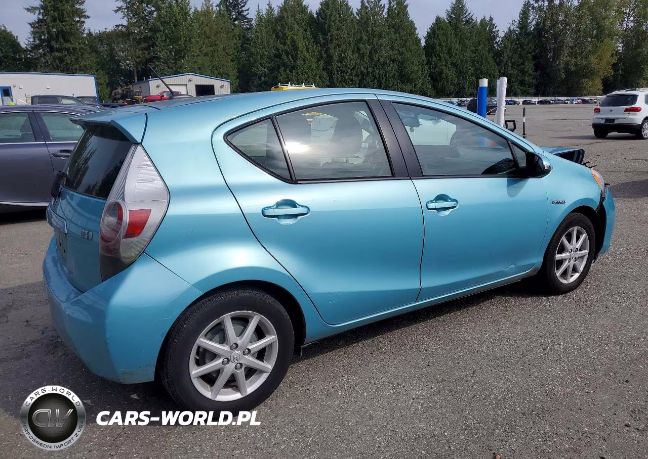 2012 Toyota Prius C Four VIN:JTDKDTB34C1014357 - 3