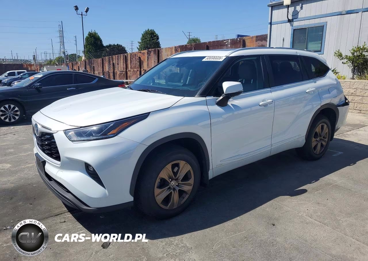 2023 Toyota Highlander Hybrid Bronze Edition