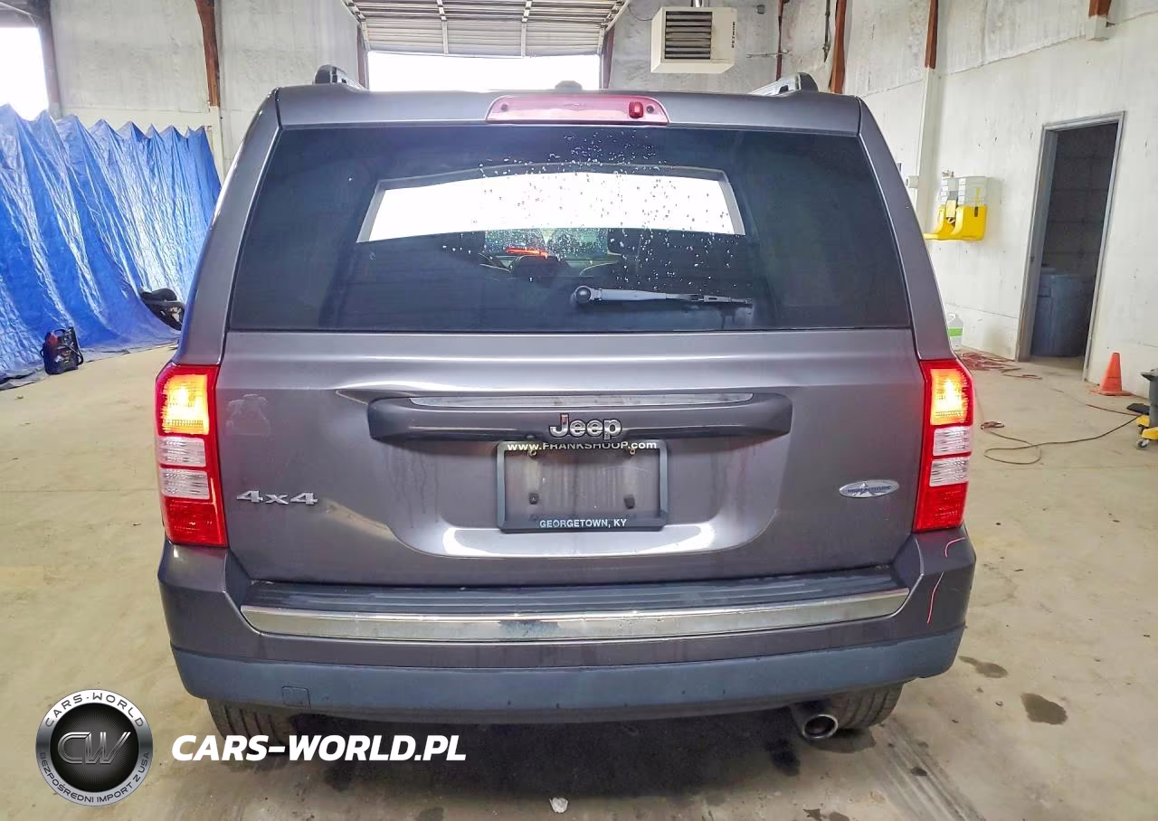 2016 Jeep Patriot Latitude VIN:1C4NJRFB6GD746990 - 6