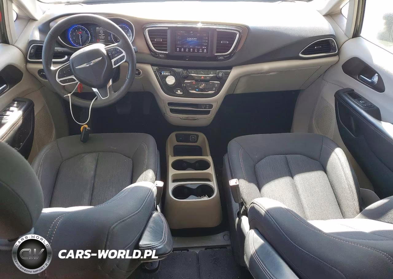2018 Chrysler Pacifica Touring VIN:2C4RC1DG3JR136237 - 8
