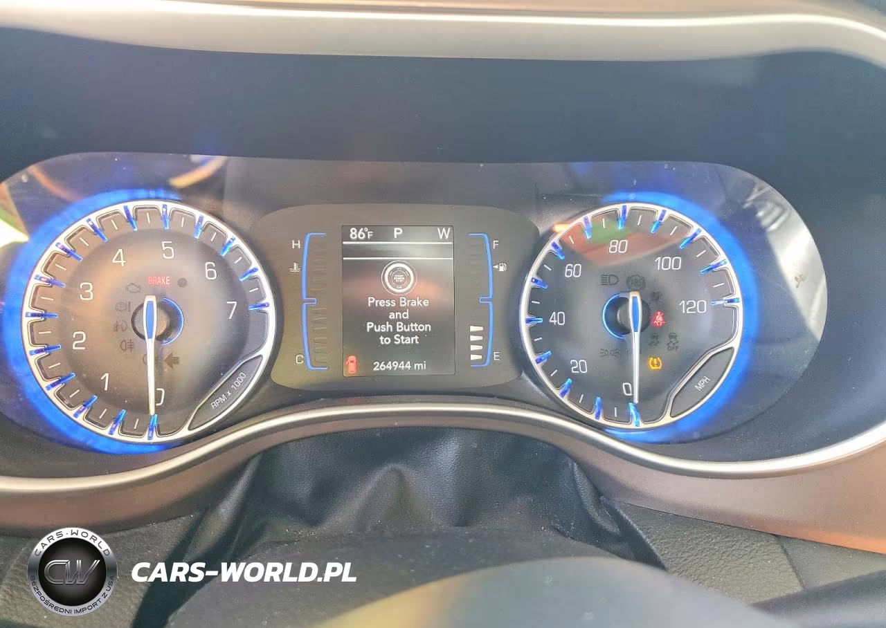 2018 Chrysler Pacifica Touring VIN:2C4RC1DG3JR136237 - 9