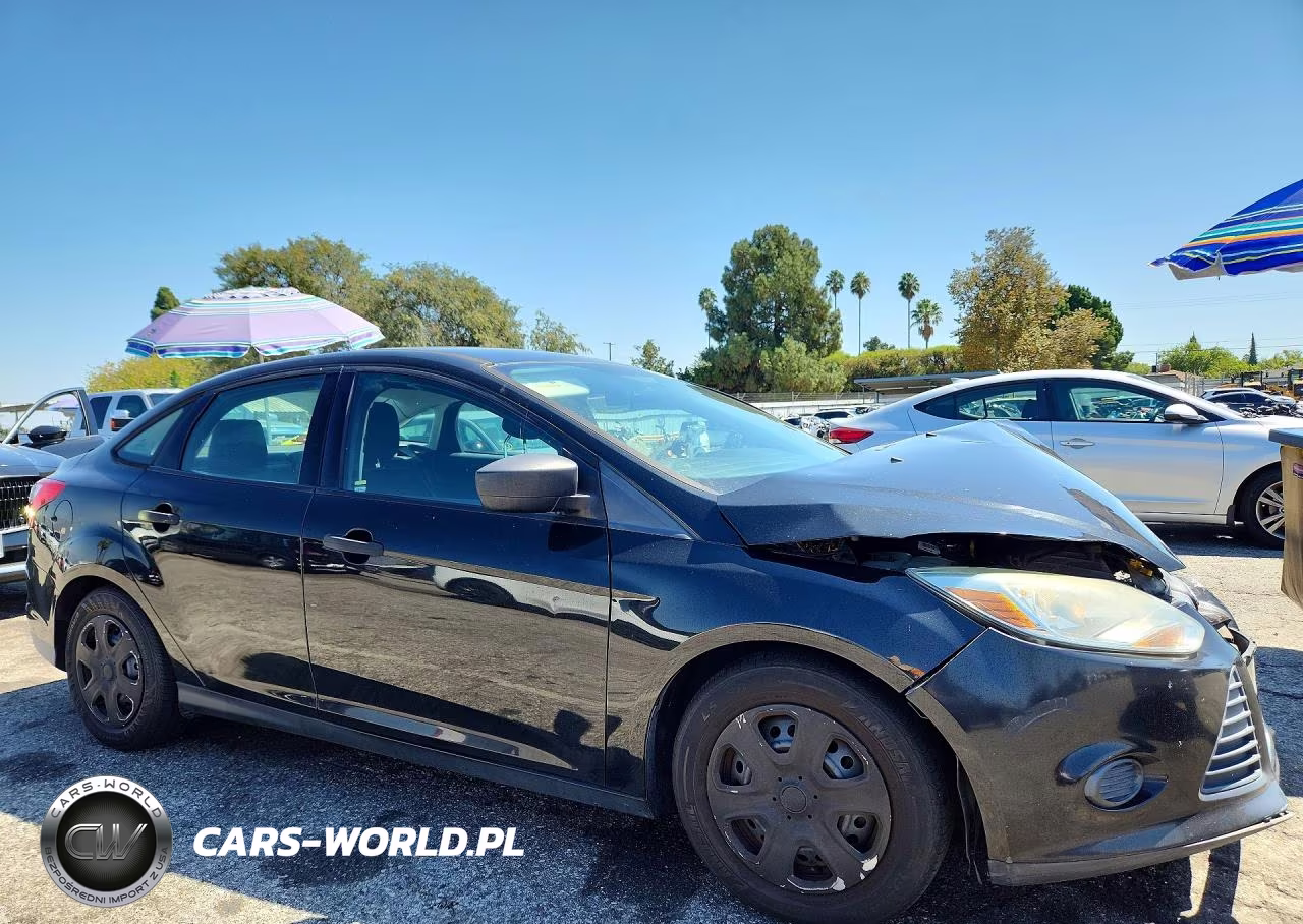 2014 Ford Focus S VIN:1FADP3E24EL432126 - 4