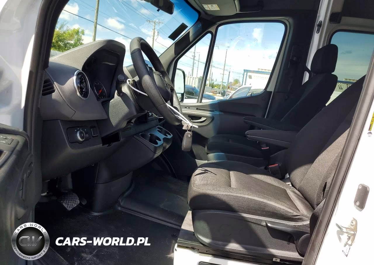 2025 Mercedes-Benz Sprinter 2500 VIN:W1Z4KFHYXST228962 - 7