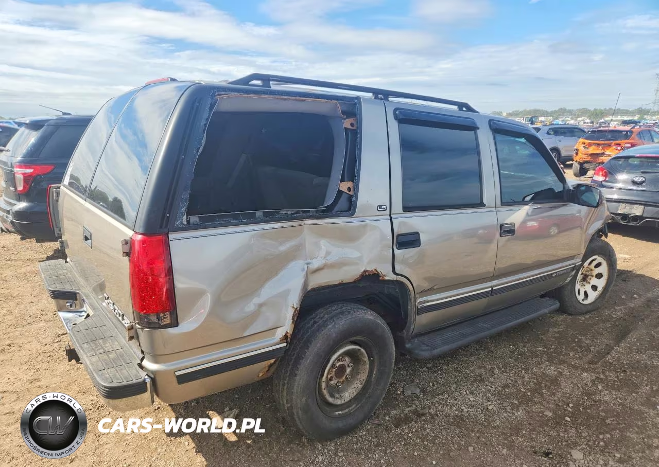 1999 Chevrolet Tahoe K1500 VIN:1GNEK13R7XJ543941 - 3