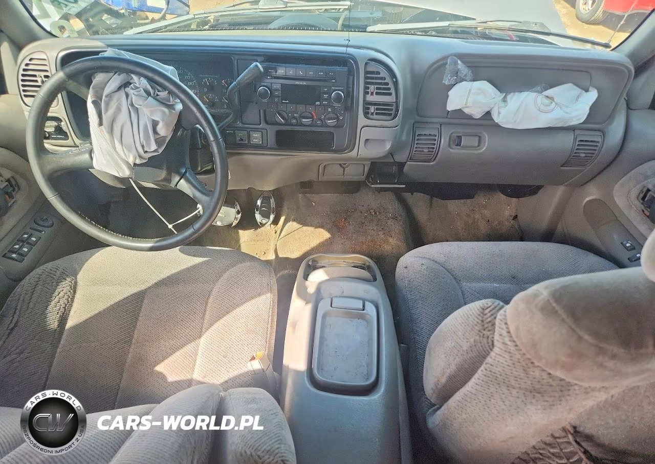1999 Chevrolet Tahoe K1500 VIN:1GNEK13R7XJ543941 - 8