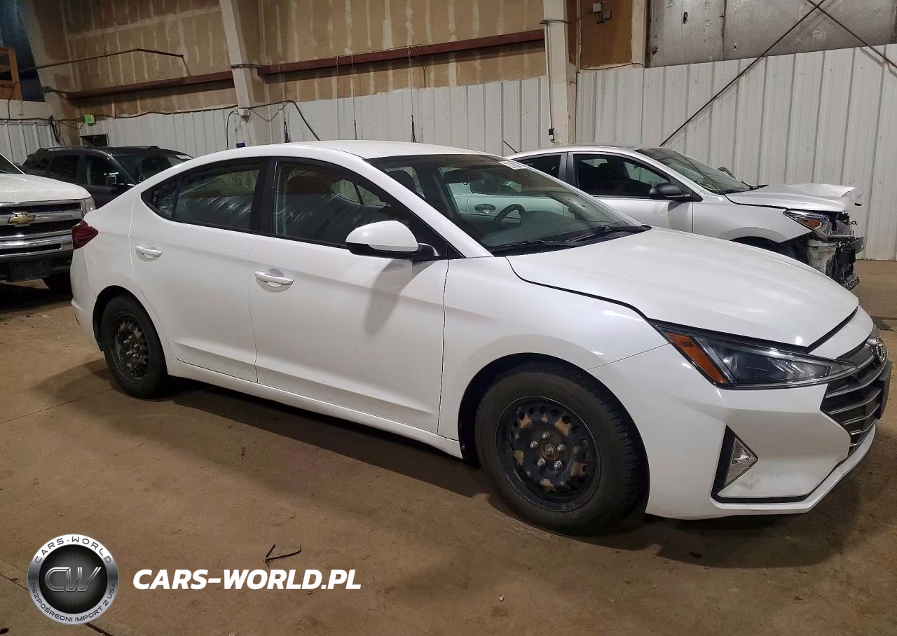 2019 Hyundai Elantra Se VIN:5NPD74LFXKH471227 - 4