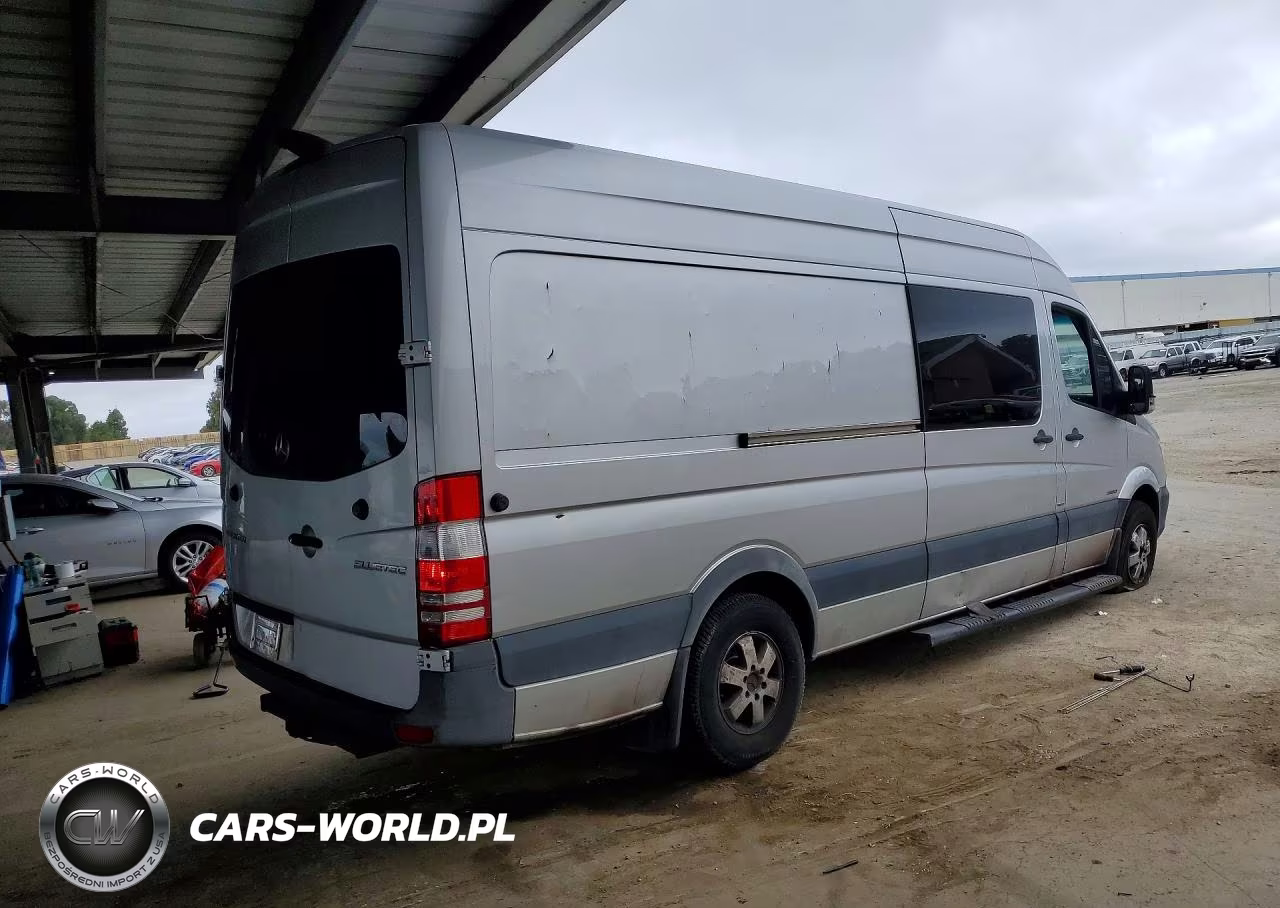2016 Mercedes-Benz Sprinter 2500 VIN:WD4PE8DD5GP226618 - 3