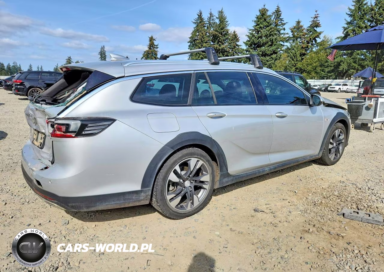 2018 Buick Regal Tourx Preferred VIN:W04GU8SX4J1083577 - 3
