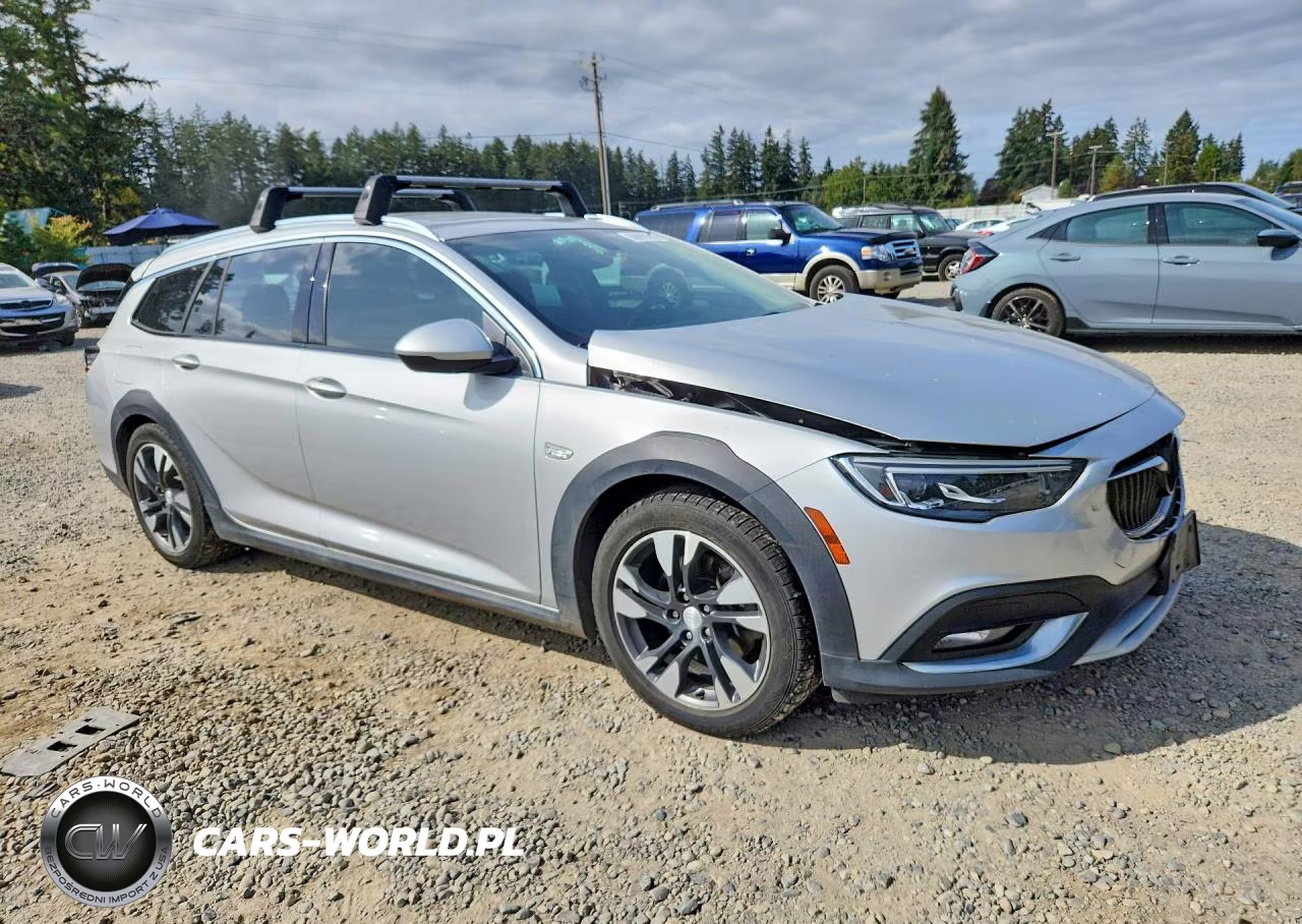 2018 Buick Regal Tourx Preferred VIN:W04GU8SX4J1083577 - 4