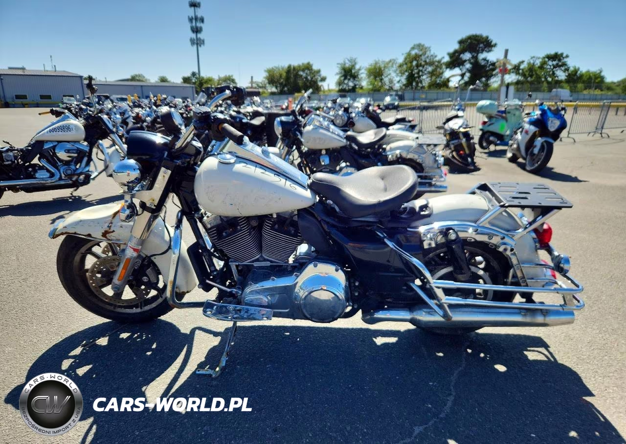2016 Harley-Davidson Flhp Police Road King VIN:1HD1FHM12GB641474 - 3