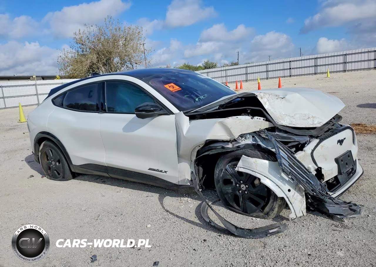 2022 Ford Mustang Mach-E California Route 1 VIN:3FMTK2R70NMA38573 - 4