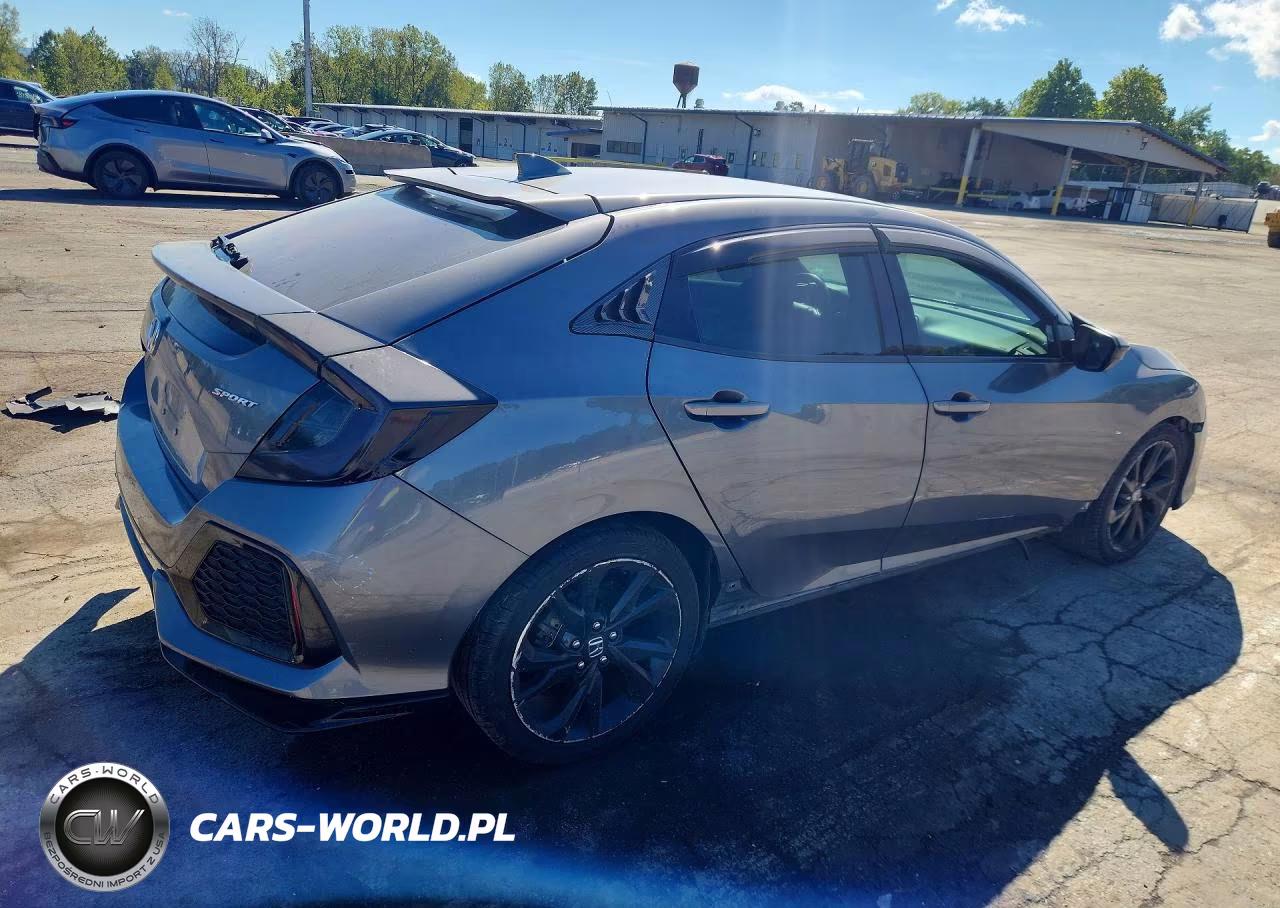 2018 Honda Civic Sport VIN:SHHFK7H4XJU404249 - 3